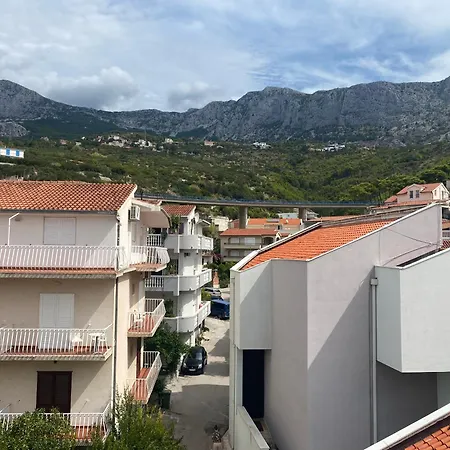 Central Beach Apartments With Street And Garden View Podgora Exterior photo